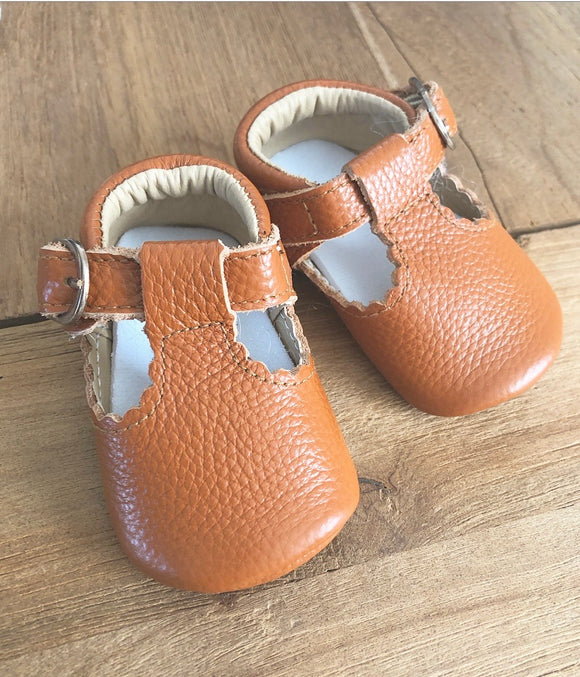 Chaussures bébé en cuir marron clair